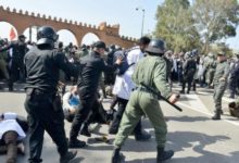 "المتعاقدون" ينتقدون تدخل الأمن ويعلنون إضرابا واعتصاما بالرباط 4 quotالمتعاقدونquot ينتقدون تدخل الأمن ويعلنون إضرابا واعتصاما بالرباط