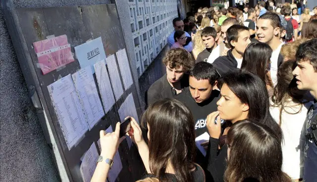 التكوين في الباكالوريا المهنية 2019: مراجع رسمية للتكوين في مختلف المسالك 10 بكالوريا جهة “بني ملال خنيفرة”.. سكينة تلميذة تحصل على 19.40 كأعلى معدل في الامتحان الوطني الموحد