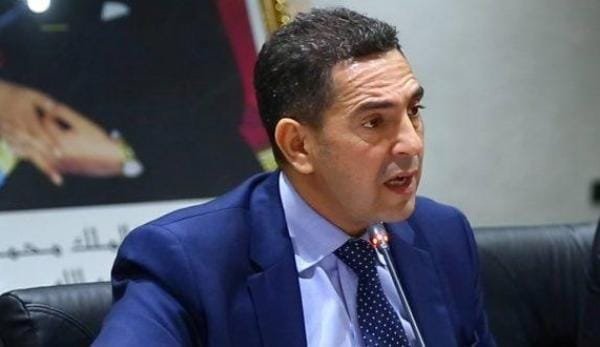 1575060515 حقوقيون يطالبون أمزازي بتغيير الكتب المدرسية وهذا الأخير يرفض