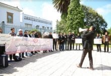 ‪quotالأساتذة المرسّبونquot يتوعدون الحكومة بالاحتجاج