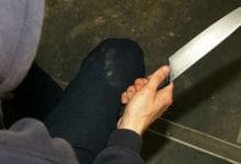 تطورات جديدة في قضية مهاجمة شاب لمؤسسة تعليمية بالسلاح الأبيض وترويع العاملين بها