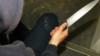 جديدة في قضية مهاجمة شاب لمؤسسة تعليمية بالسلاح الأبيض وترويع العاملين بها